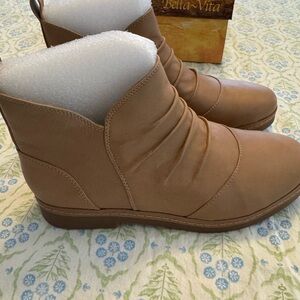 Bella Vita Women's Tan Ankle Booties